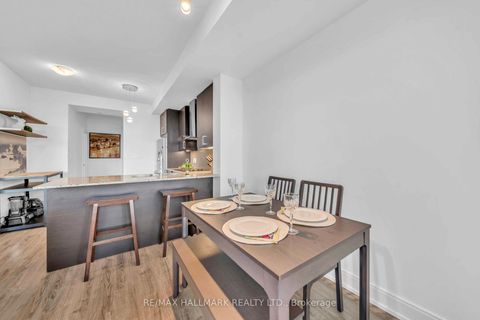 Photo 13 at 1102 - 9600 Yonge Street, North Richvale, Richmond Hill