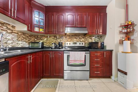 Photo 13 at 292 - 1605 Albion Road, Jamestown, Toronto