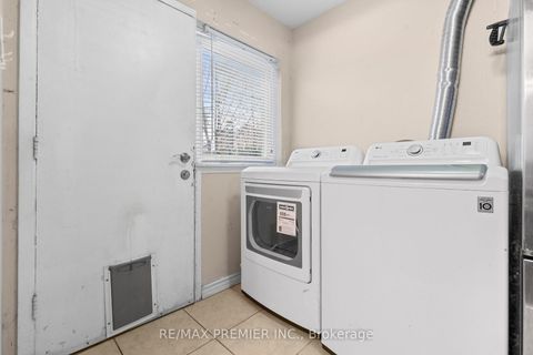 Photo 16 at 292 - 1605 Albion Road, Jamestown, Toronto