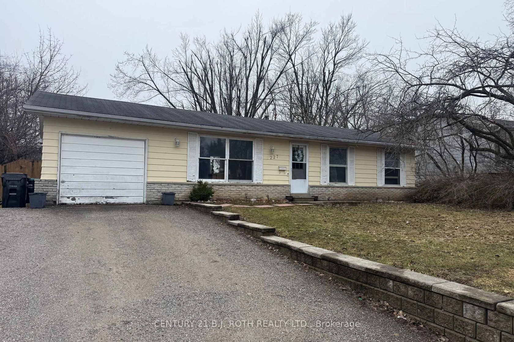 227 Pine Drive, Bayshore, Barrie photo number 2