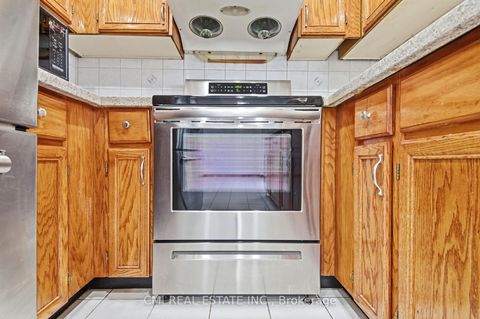 Photo 11 at 3 Forest Point Drive, Mount Dennis, Toronto