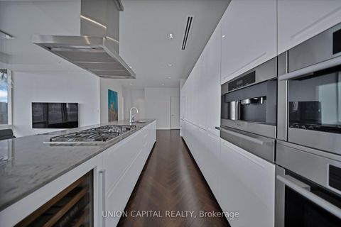 Photo 5 at 5508 - 180 University Avenue, Bay Street Corridor, Toronto