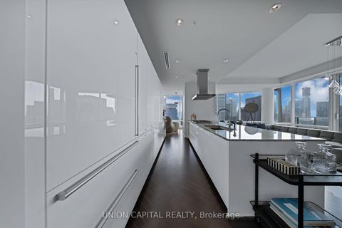 Photo 6 at 5508 - 180 University Avenue, Bay Street Corridor, Toronto