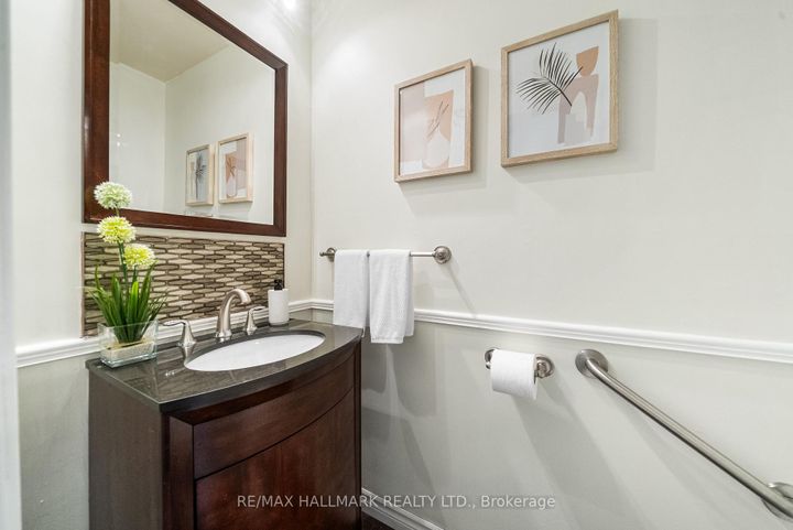 Photo 10 at 11 Tangle Briar Way, Bayview Village, Toronto