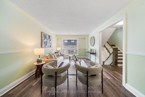 Photo 3 at 11 Tangle Briar Way, Bayview Village, Toronto