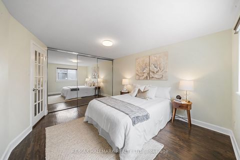 Photo 13 at 11 Tangle Briar Way, Bayview Village, Toronto