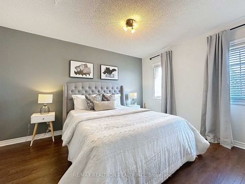 Photo 32 at 70 Bowler Street, Bayview Wellington, Aurora