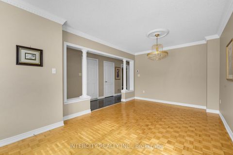 Photo 5 at 6 Noble Prince Place, Sonoma Heights, Vaughan