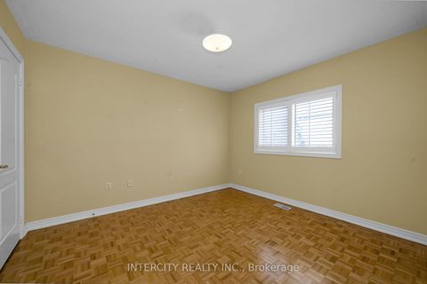 Photo 20 at 6 Noble Prince Place, Sonoma Heights, Vaughan