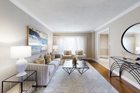 Photo 5 at 69 Dunbarton Court, Harding, Richmond Hill