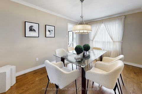 Photo 8 at 69 Dunbarton Court, Harding, Richmond Hill