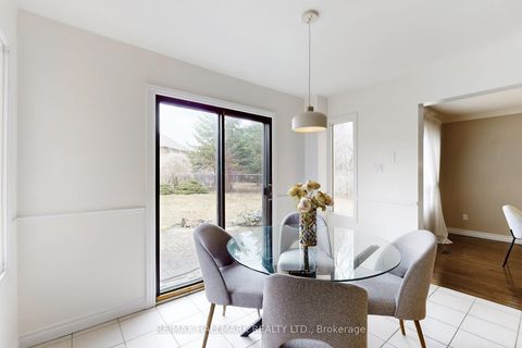 Photo 16 at 69 Dunbarton Court, Harding, Richmond Hill