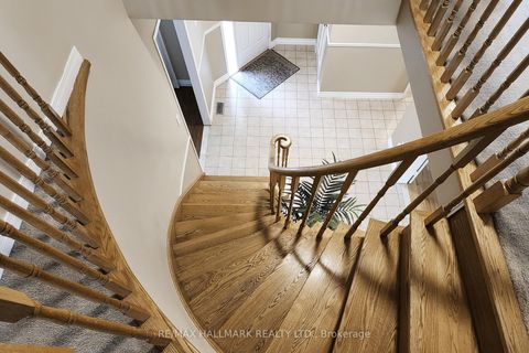 Photo 20 at 69 Dunbarton Court, Harding, Richmond Hill