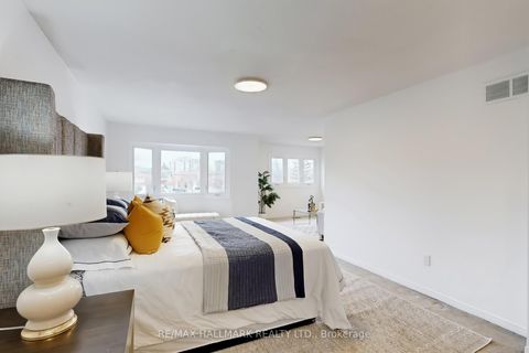 Photo 22 at 69 Dunbarton Court, Harding, Richmond Hill