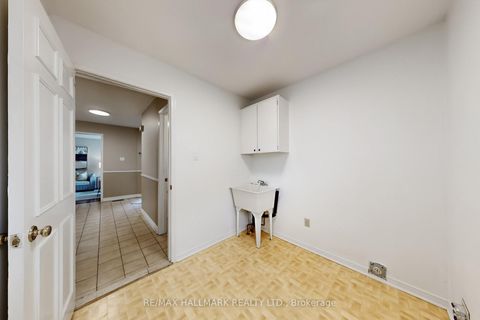 Photo 35 at 69 Dunbarton Court, Harding, Richmond Hill