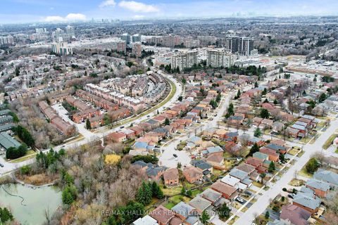 Photo 46 at 69 Dunbarton Court, Harding, Richmond Hill