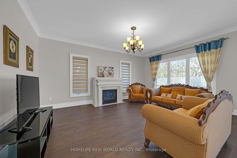 Photo 19 at 10 Stancroft Drive, Westbrook, Richmond Hill