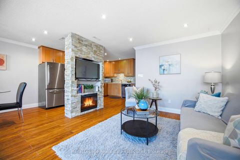 Photo 9 at 222 - 1055 Dundas Street E, Applewood, Mississauga