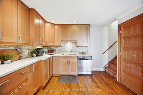 Photo 12 at 222 - 1055 Dundas Street E, Applewood, Mississauga