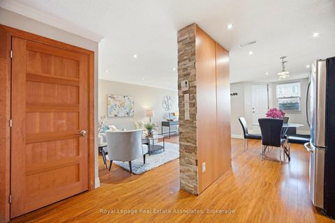 Photo 13 at 222 - 1055 Dundas Street E, Applewood, Mississauga