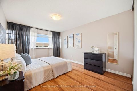 Photo 18 at 222 - 1055 Dundas Street E, Applewood, Mississauga
