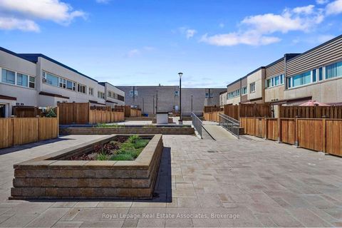 Photo 30 at 222 - 1055 Dundas Street E, Applewood, Mississauga