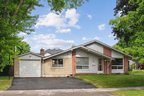 Photo 2 at 29 Seaton Drive, Aurora Highlands, Aurora