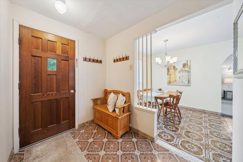 Photo 8 at 29 Seaton Drive, Aurora Highlands, Aurora