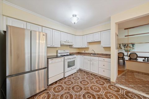 Photo 15 at 29 Seaton Drive, Aurora Highlands, Aurora