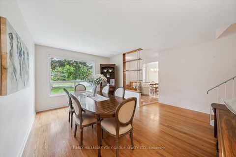 Photo 18 at 29 Seaton Drive, Aurora Highlands, Aurora