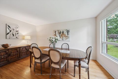 Photo 19 at 29 Seaton Drive, Aurora Highlands, Aurora