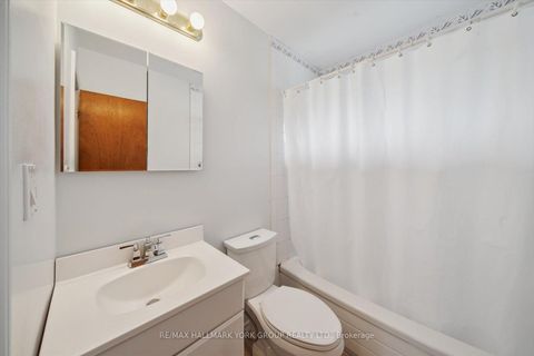 Photo 32 at 29 Seaton Drive, Aurora Highlands, Aurora