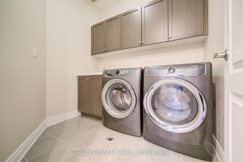 Photo 19 at 18 Giardina Crescent, Bayview Hill, Richmond Hill