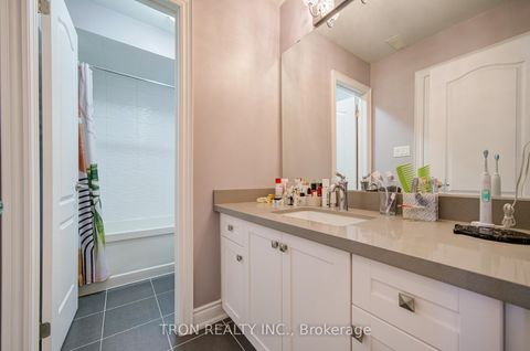 Photo 38 at 18 Giardina Crescent, Bayview Hill, Richmond Hill