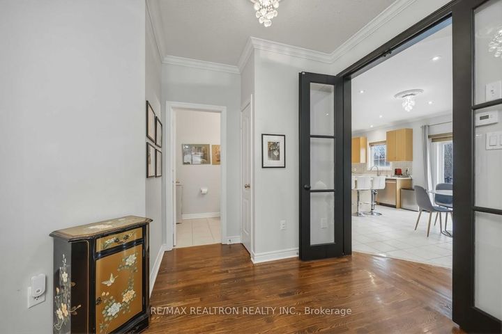 Photo 10 at 10 Dovetail Drive, Oak Ridges Lake Wilcox, Richmond Hill