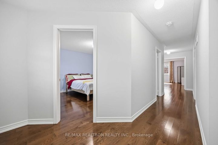 Photo 17 at 10 Dovetail Drive, Oak Ridges Lake Wilcox, Richmond Hill