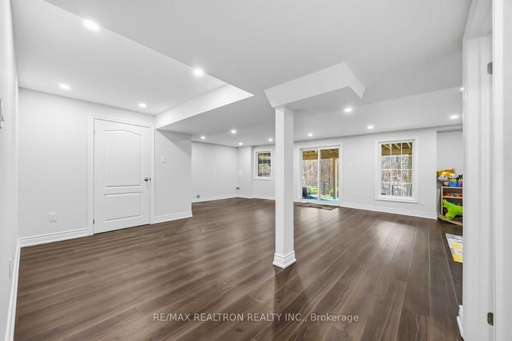 Photo 26 at 10 Dovetail Drive, Oak Ridges Lake Wilcox, Richmond Hill