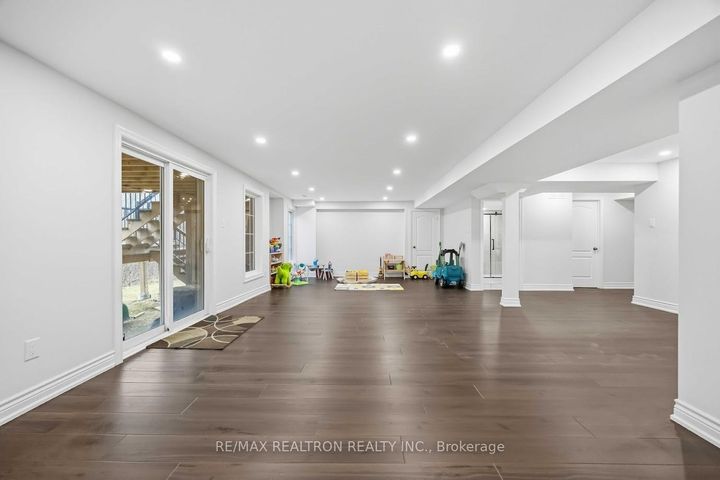 Photo 27 at 10 Dovetail Drive, Oak Ridges Lake Wilcox, Richmond Hill