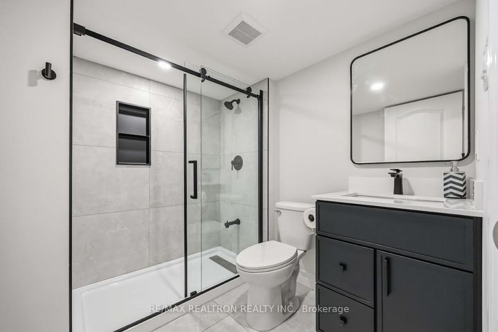 Photo 32 at 10 Dovetail Drive, Oak Ridges Lake Wilcox, Richmond Hill