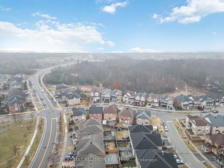 Photo 35 at 10 Dovetail Drive, Oak Ridges Lake Wilcox, Richmond Hill