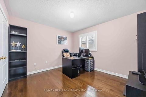 Photo 25 at 10 Dovetail Drive, Oak Ridges Lake Wilcox, Richmond Hill