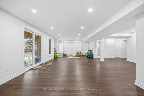 Photo 27 at 10 Dovetail Drive, Oak Ridges Lake Wilcox, Richmond Hill