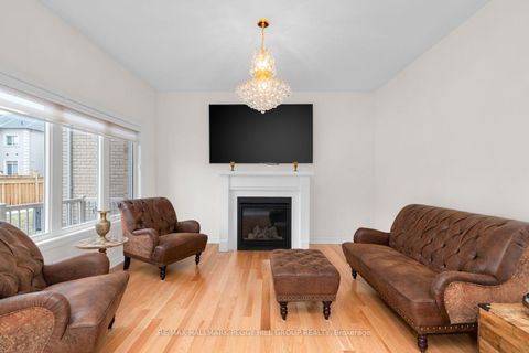 Photo 4 at 34 Valleo Street, Keswick North, Georgina