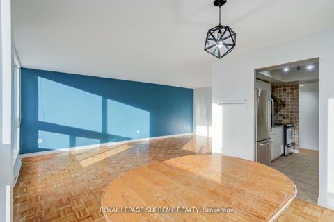 Photo 10 at 1804 - 5 Kenneth Avenue, Willowdale East, Toronto