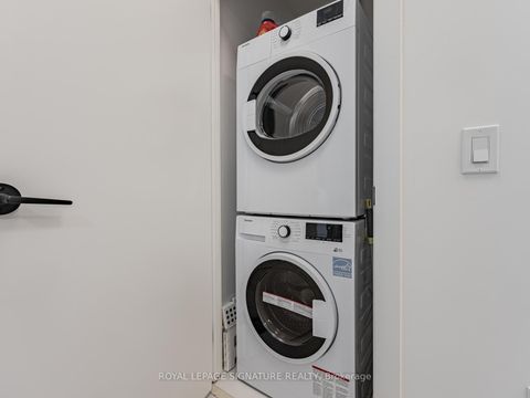 Photo 11 at 2307 - 127 Broadway Avenue, Mount Pleasant West, Toronto