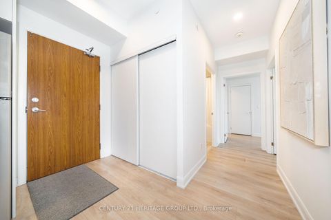 Photo 10 at 610 - 385 Osler Street, Pellam Park, Toronto