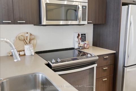 Photo 5 at 706 - 30 Roehampton Avenue, Mount Pleasant West, Toronto