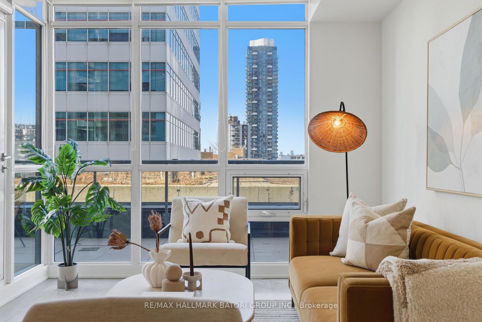 706 - 30 Roehampton Avenue, Mount Pleasant West, Toronto photo number 2