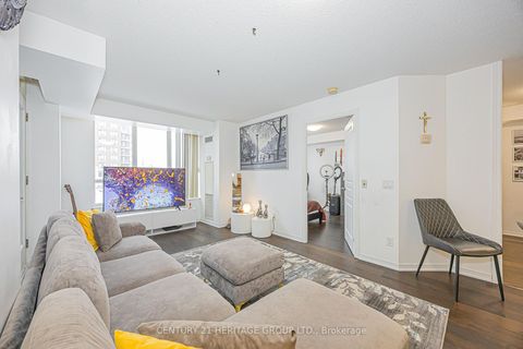 Photo 10 at 211 - 310 Red Maple Road, Langstaff, Richmond Hill