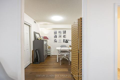 Photo 12 at 211 - 310 Red Maple Road, Langstaff, Richmond Hill